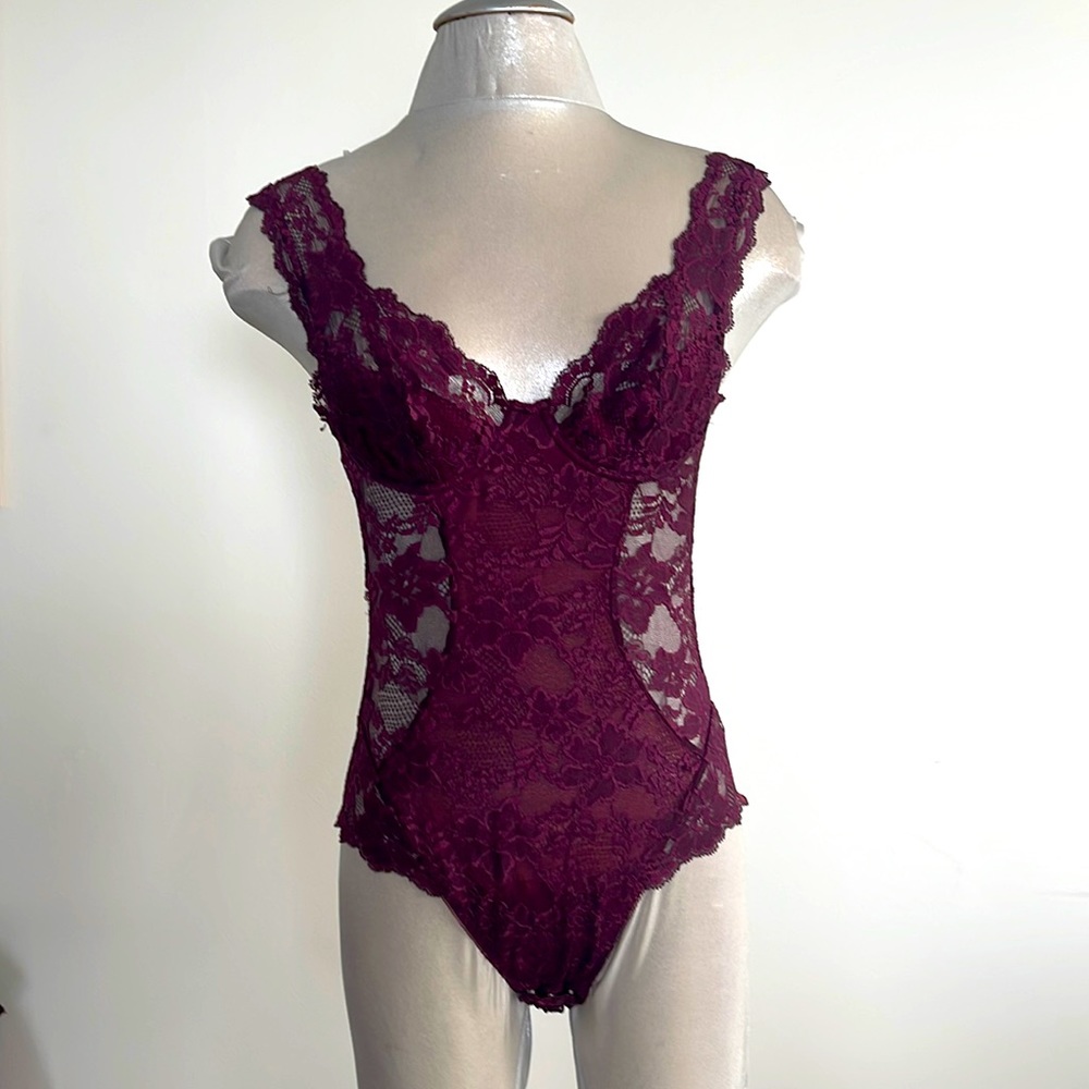 La Perla plum lace bodysuit size 2 fits XS/S